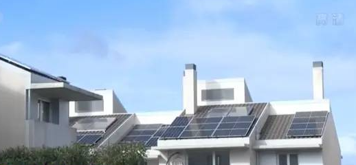 Expansão de painéis solares em meio a altos preços de energia na Espanha